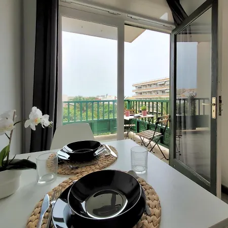 Moon Place Apartment *