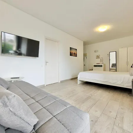 Moon Place Apartment *